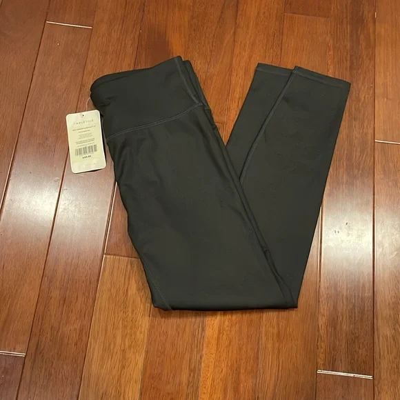 Fabletics Black High-waisted Ultracool 7/8, sz L - Picture 2 of 4